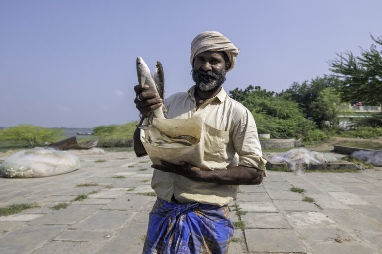 Fishing Villages Fishermen 08-min
